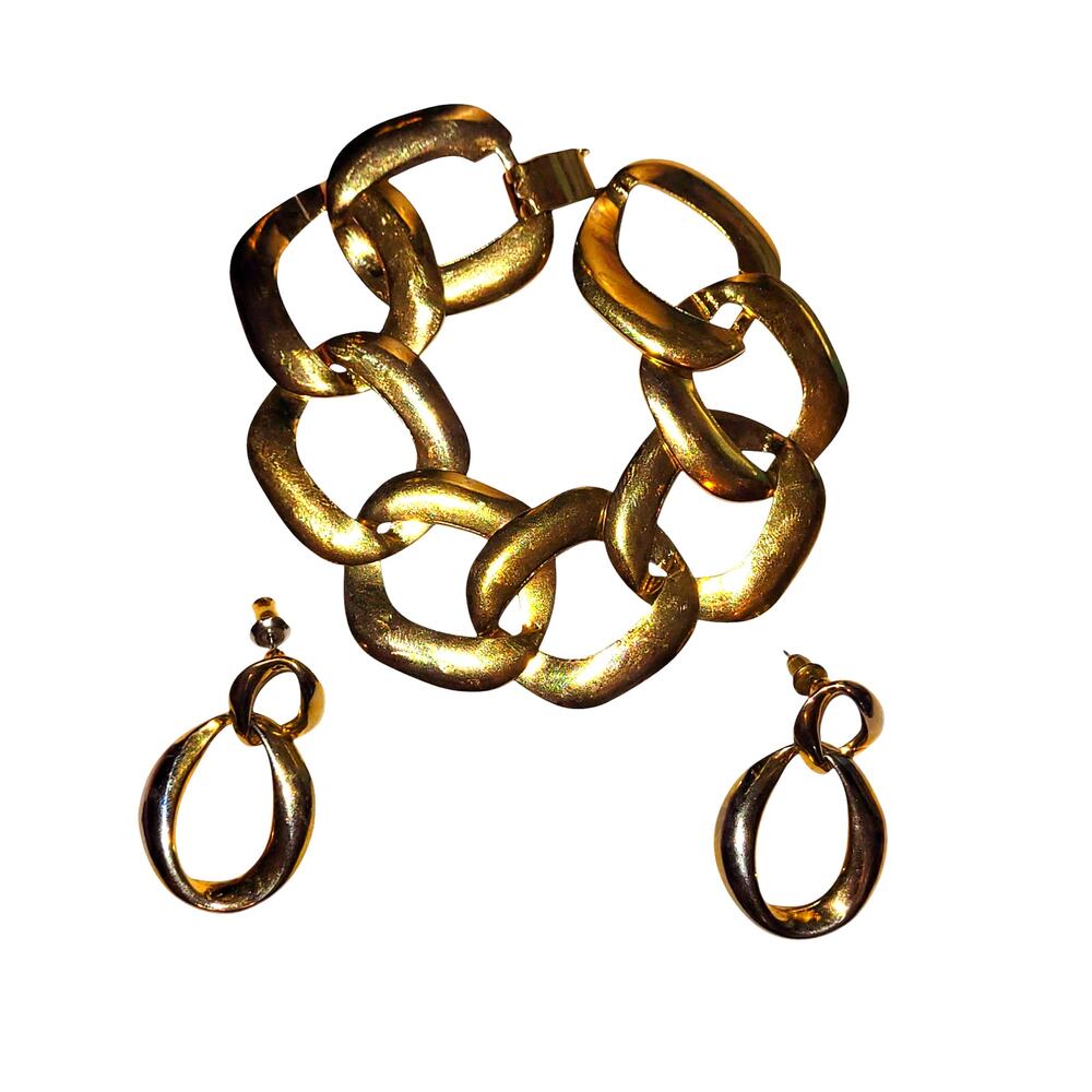 Sweet Little Vintage Goldtone Link Bracelet & Earring Set